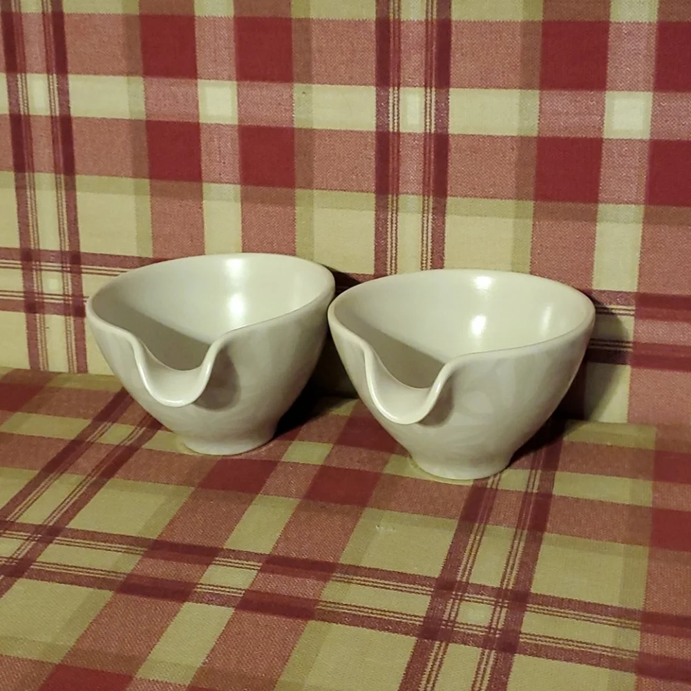EUC IKEA mini bowls with spout set of 2